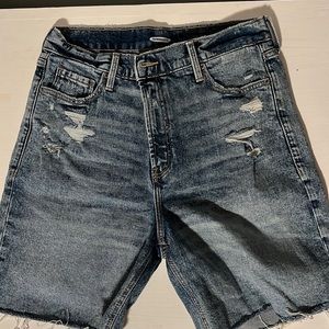 Old Navy women’s Bermuda jean shorts size 10